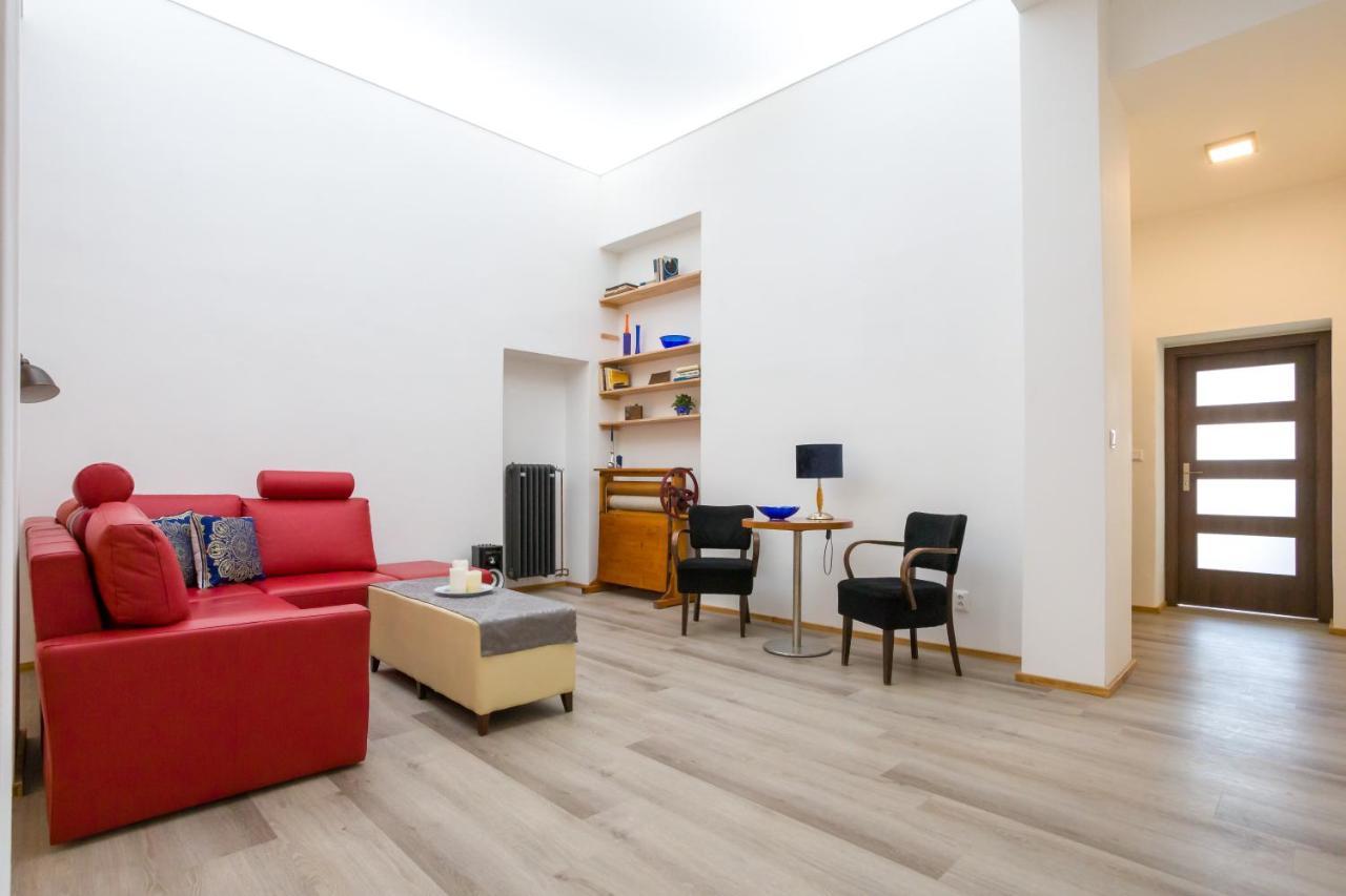 Luxusni Velky Apartman S Terasou V Centru Litomysle Exterior photo